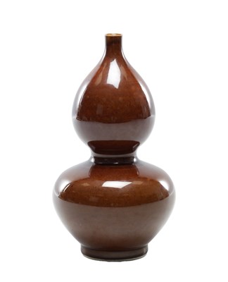Lot 491 - A 20TH CENTURY CHINESE BROWN GLAZED PORCELAIN DOUBLE GOURD VASE