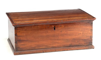 Lot 826 - AN 18TH CENTURY FRUITWOOD BOX