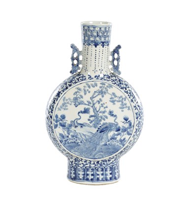 Lot 436 - A CHINESE BLUE AND WHITE PORCELAIN MOON FLASK