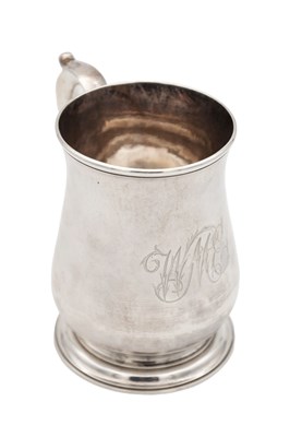Lot 169 - A GEORGE III SILVER TANKARD