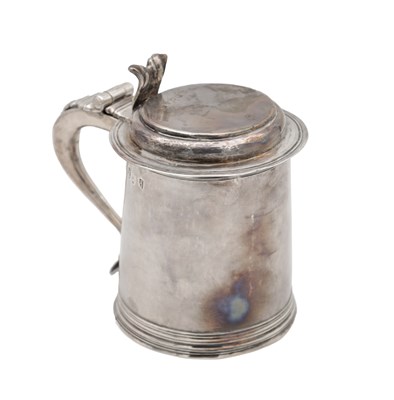 Lot 94 - A QUEEN ANNE SILVER TANKARD