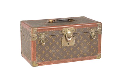 Lot 999 - A 20TH CENTURY LOUIS VUITTON MONOGRAM CANVAS VANITY TRUNK