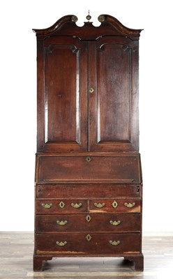 Lot 1532 - AN EARLY 18TH CENTURY OAK BUREAU BOOKCASE