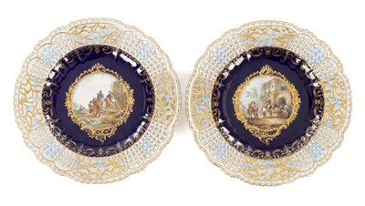 Lot 44 - A FINE PAIR OF MID 19TH CENTURY MEISSEN PORCELAIN PIERCED CABINET PLATES