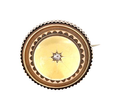 Lot 279 - A VICTORIAN 14CT YELLOW AND ROSE GOLD STAR-SET DIAMOND BROOCH