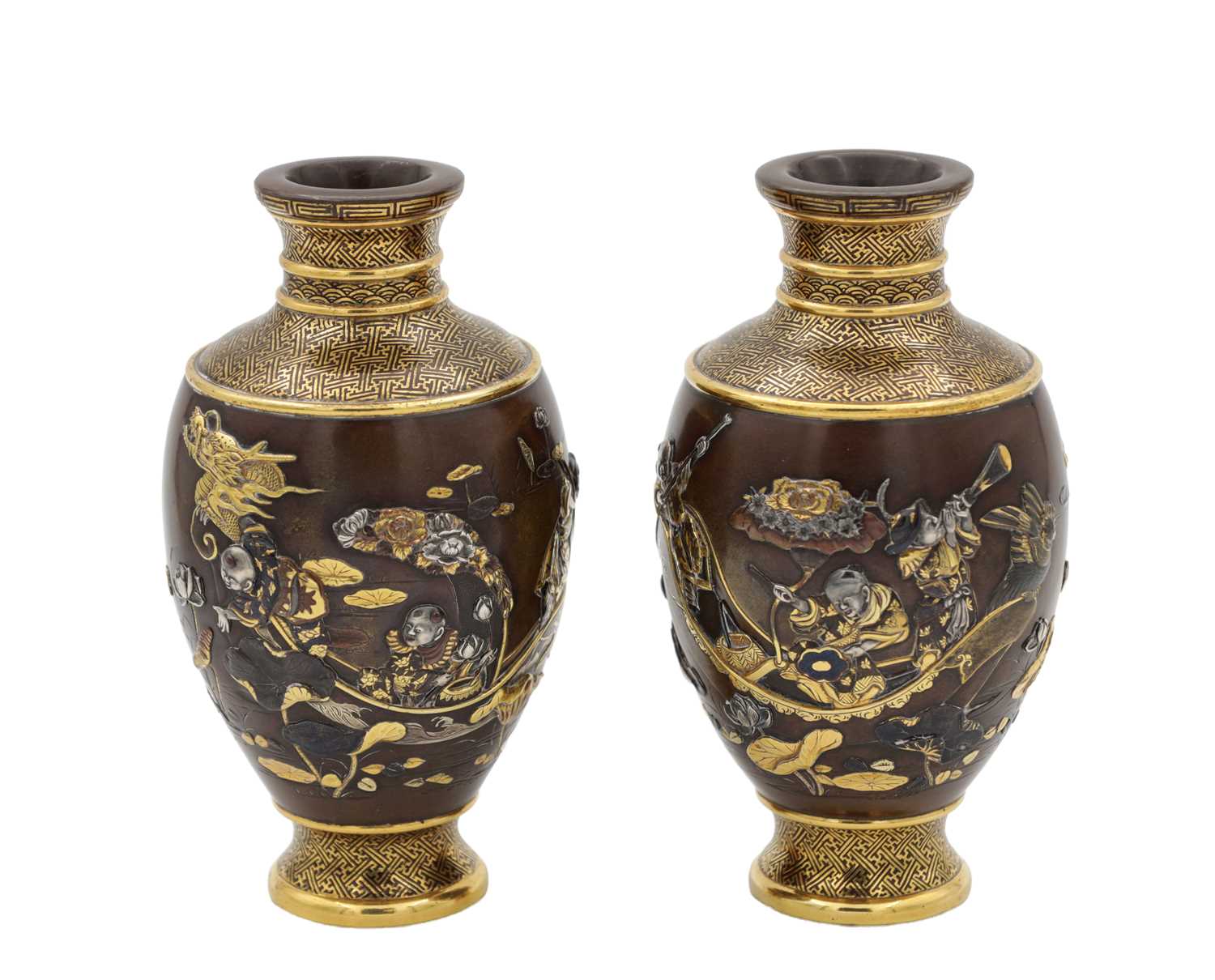 Lot 416 - A FINE PAIR OF MEIJI PERIOD JAPANESE BRONZE VASES