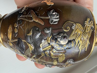 Lot 416 - A FINE PAIR OF MEIJI PERIOD JAPANESE BRONZE VASES
