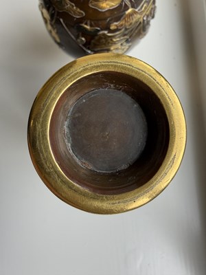Lot 416 - A FINE PAIR OF MEIJI PERIOD JAPANESE BRONZE VASES