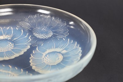 Lot 566 - RENE LALIQUE AN OPALESCENT BLUE STAINED GLASS 'VERNON' DISH
