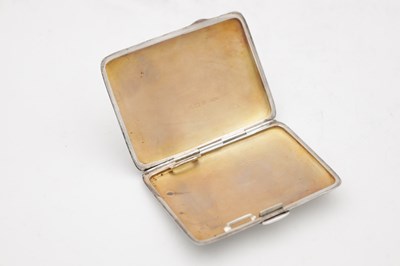 Lot 114 - AN EARLY 20TH CENTURY SILVER CIGARETTE CASE