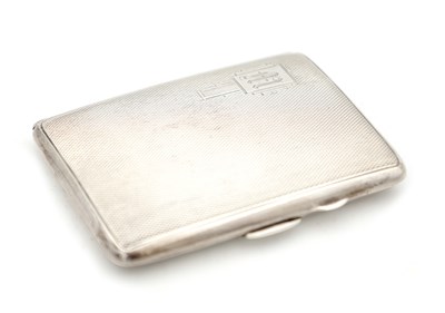 Lot 114 - AN EARLY 20TH CENTURY SILVER CIGARETTE CASE