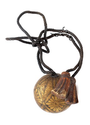 Lot 415 - A JAPANESE MEIJI PERIOD SHAKUDO AND MIXED METAL TEMARI BALL TOGGLE NETSUKE
