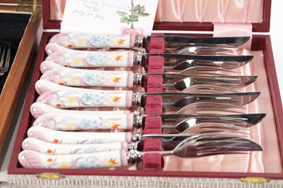 Lot 124 - A COLLECTION OF 19TH/20TH CENTURY SILVER-PLATED FLATWARE AND OTHER ITEMS
