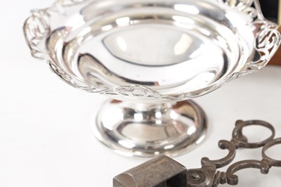 Lot 124 - A COLLECTION OF 19TH/20TH CENTURY SILVER-PLATED FLATWARE AND OTHER ITEMS
