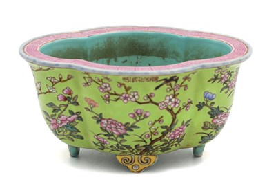 Lot 412 - A CHINESE FAMILLE ROSE PORCELAIN LOBED FOOTED BOWL WITH TURQUOISE INTERIOR