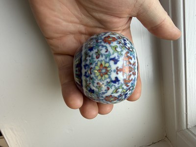 Lot 472 - A 20TH CENTURY CHINESE ENAMELLED PORCELAIN WATER POT