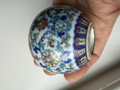 Lot 472 - A 20TH CENTURY CHINESE ENAMELLED PORCELAIN WATER POT