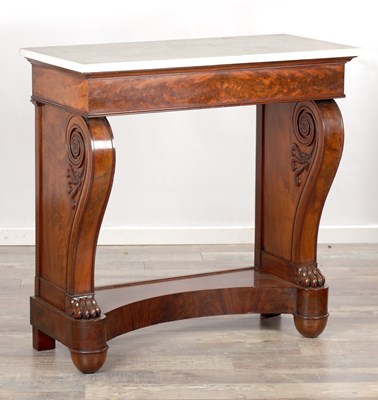 Lot 1412 - AN EARLY 19TH CENTURY MAHOGANY CONSOLE TABLE WITH WHITE MARBLE TOP
