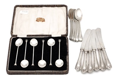 Lot 46 - A COLLECTION OF 19TH/20TH CENTURY ENGLISH SILVER FLATWARE