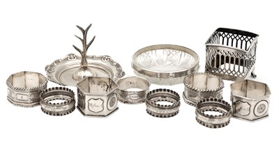 Lot 210 - A COLLECTION OF 19TH/20TH CENTURY SILVER ITEMS