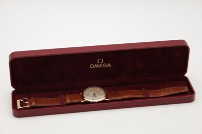 Lot 1169 - AN OMEGA 18CT ROSE GOLD WRIST WATCH