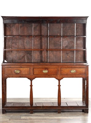Lot 1479 - AN 18TH CENTURY OAK WELSH POT BOARD DRESSER AND RACK