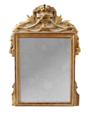 Lot 1464 - AN 18TH CENTURY FRENCH CARVED GILTWOOD HANGING MIRROR