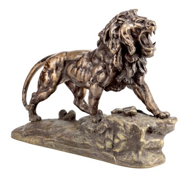 Lot 1023 - A 19TH CENTURY FRENCH PATINATED BRONZE MODEL OF A ROARING LION