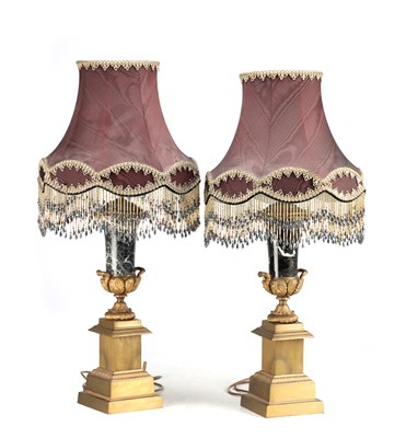 Lot 894 - A PAIR OF 20TH CENTURY FRENCH ORMOLU AND MARBLE VASE SHAPED TABLE LAMPS