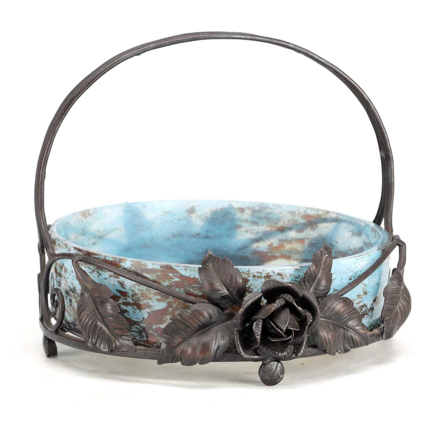 Lot 549 - DAUM NANCY A FRENCH ART NOUVEAU GLASS AND WROUGHT IRON CENTREPIECE BOWL