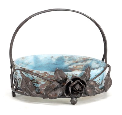 Lot 549 - DAUM NANCY A FRENCH ART NOUVEAU GLASS AND WROUGHT IRON CENTREPIECE BOWL