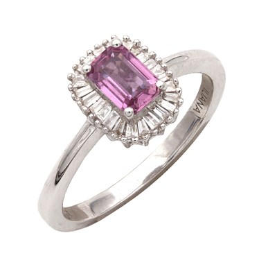 Lot 289 - AN 18CT WHITE GOLD AND PINK SAPPHIRE RING