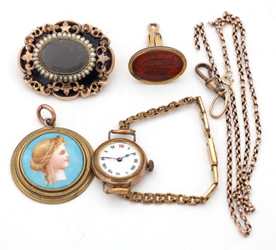 Lot 359 - A COLLECTION OF VINTAGE GOLD JEWELLERY