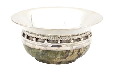 Lot 96 - A 20TH CENTURY ENGLISH ARTS AND CRAFTS SILVER MOUNTED MARBLE MAZER TABLE BOWL