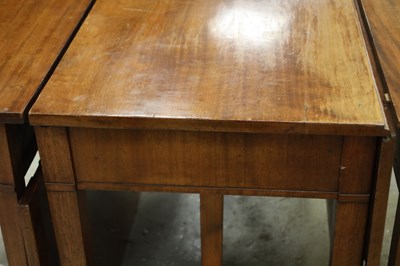 Lot 1539 - A 18TH CENTURY MAHOGANY D-END EXTENDING DINING TABLE WITH TWO LEAVES