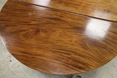 Lot 1539 - A 18TH CENTURY MAHOGANY D-END EXTENDING DINING TABLE WITH TWO LEAVES