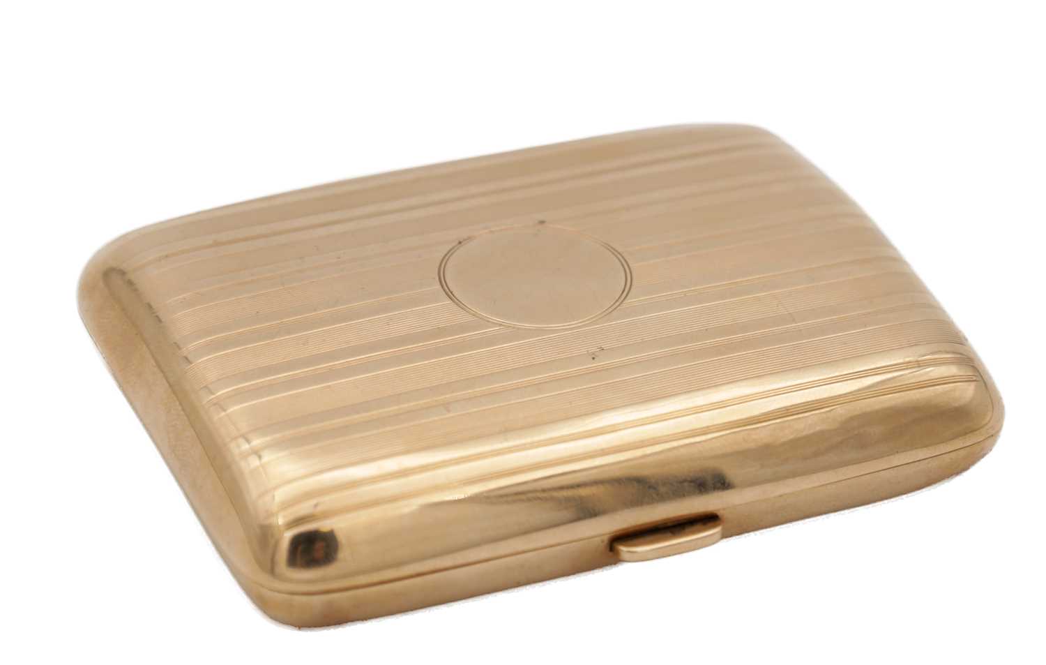 Lot 228 - A 1920S 9CT YELLOW GOLD CIGARETTE CASE