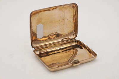 Lot 228 - A 1920S 9CT YELLOW GOLD CIGARETTE CASE