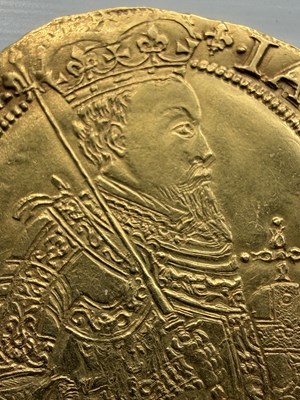 Lot 277 - A JAMES I GOLD UNITE COIN