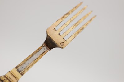 Lot 34 - A RARE PAIR OF 19TH CENTURY FRENCH SILVER GILT TRAVELLING SPOON AND FORK WITH MOTHER-OF-PEARL HANDLES