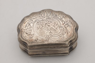 Lot 13 - AN 18TH CENTURY CONTINENTAL SILVER ENGRAVED SNUFF BOX