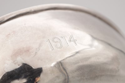 Lot 10 - AN EARLY 20TH CENTURY SILVER BOWL