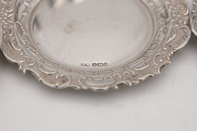 Lot 116 - A COLLECTION OF SILVER ITEMS