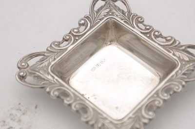 Lot 116 - A COLLECTION OF SILVER ITEMS