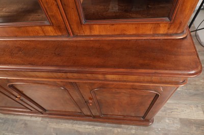 Lot 1504 - A 19TH CENTURY MAHOGANY LIBRARY BOOKCASE