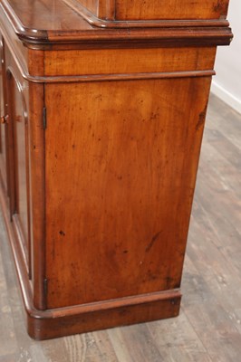Lot 1504 - A 19TH CENTURY MAHOGANY LIBRARY BOOKCASE