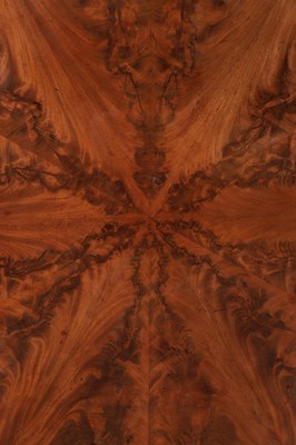 Lot 1601 - A WILLIAM IV FLAMED MAHOGANY CIRCULAR TABLE WITH A SEGMENTED FANNED TOP