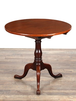 Lot 1701 - A GEORGE III MAHOGANY TRIPOD TILT TOP TABLE