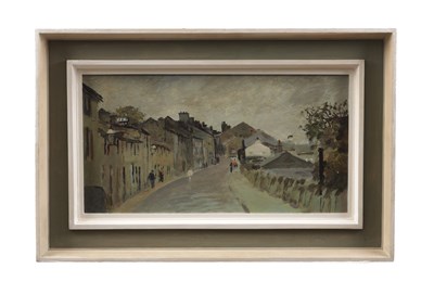 Lot 946 - JOSEPH PIGHILLS (BRITISH, 1901-1984) AN OIL ON BOARD STREET SCENE OF HAWORTH