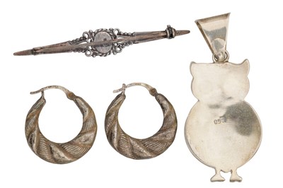 Lot 307 - A COLLECTION OF SILVER JEWELLERY
